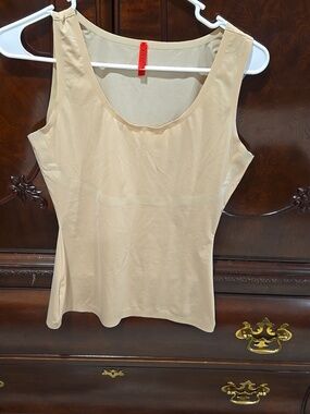 SPANX Scoop Neck Shaping Tank Top - Nude Beige